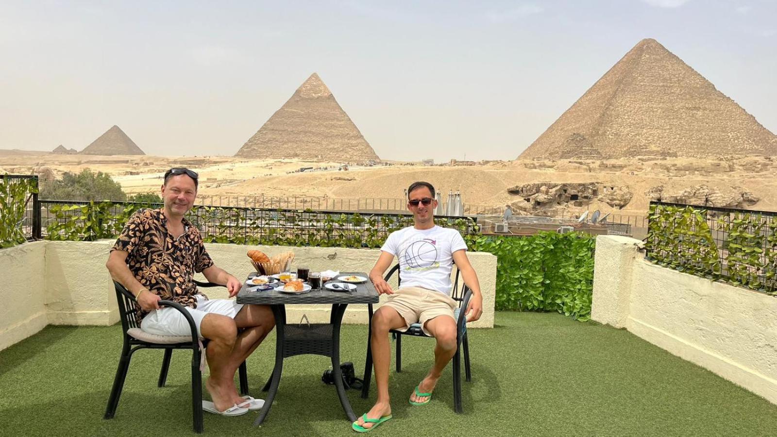 Solima Pyramids Inn Kafret el-Gabal Eksteriør billede